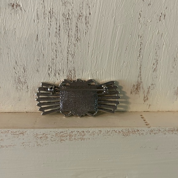 Vintage Broach - Picture 2 of 3